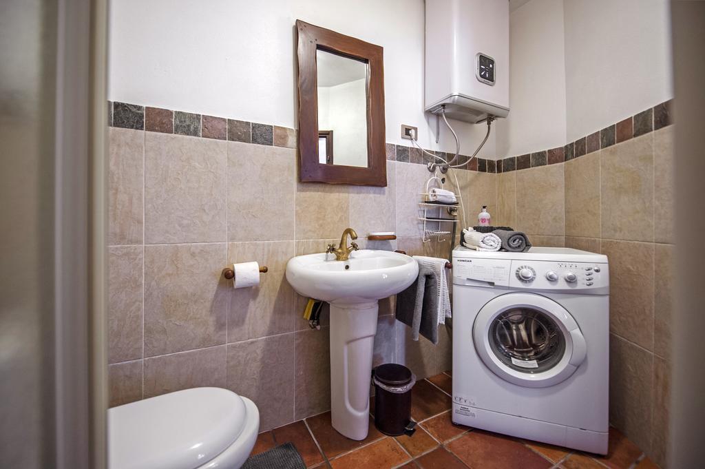 Apartments Taylor Ровин Екстериор снимка